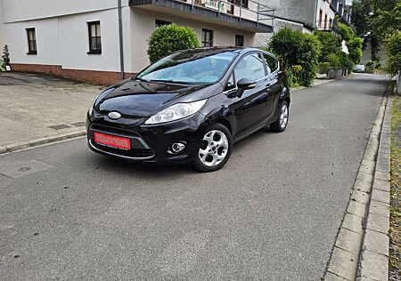 Ford Fiesta Titanium/TüV 02-27/Modell 2010