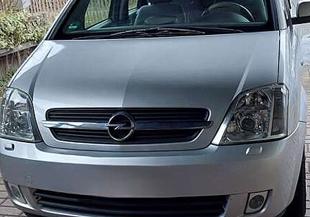 Opel Meriva 1.8 16V (Essentia)