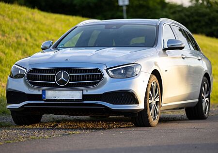 Mercedes-Benz E 300 de 4Matic T 9G-TRONIC Avantgarde