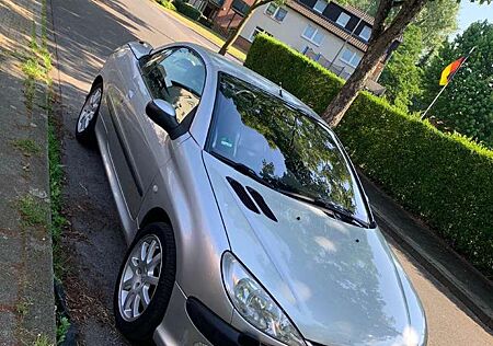 Peugeot 206 CC 135 Platinum TÜV NEU