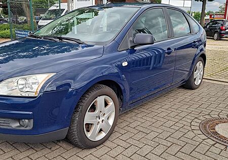 Ford Focus 2.0 16V Style Tüv Neu Erdgas Profissionell