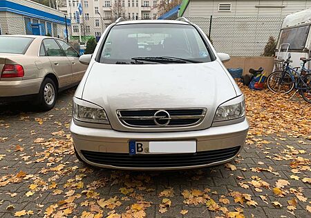 Opel Zafira 1,8 AUTOMATIK,7 SITZER,UNFALLFREI,SCHECKHEFT