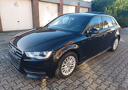 Audi A3 Sportback-Navi-PDC-89g Co2