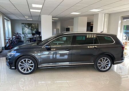 VW Passat Variant Volkswagen R-Line, Panorama,Navi, Leder.....