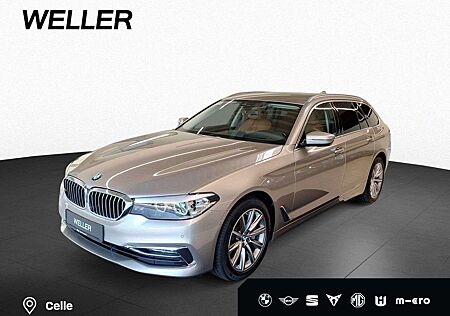 BMW 530 i Touring Luxury Line StdHzg AHK RKF PDC HUD