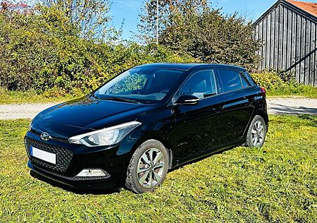 Hyundai i20 YES! - Service, Bremsen, Reifen NEU! 8-fach!