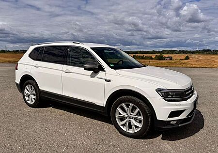 VW Tiguan Allspace Volkswagen Highline 4Motion / 7-SITZER