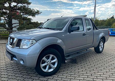 Nissan Navara Pickup King Cab LE 4X4 AHK