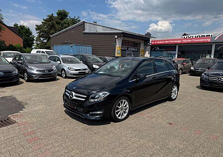 Mercedes-Benz B 180 AMG Style Navi PDC Sitzheizung AHK Tempo