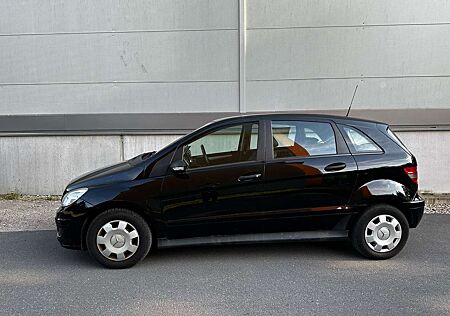 Mercedes-Benz B 170