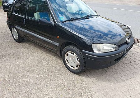 Peugeot 106 Klein Flizer ZV FB. 8 fach bereift TÜV neu