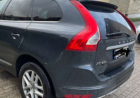 Volvo XC 60 XC60 D5 AWD Geartronic Summum