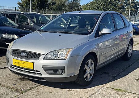 Ford Focus Fließheck 5-Türer 1.6 16V Trend