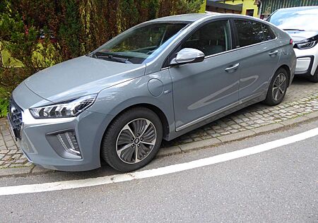 Hyundai Ioniq Style Plug-In Hybrid,LED,Navi, Infinity,DAB