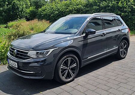 VW Tiguan Volkswagen 2.0 TDI SCR DSG ACTIVE