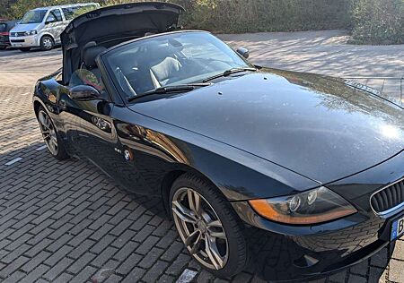 BMW Z4 Roadster 2.2i E85 / TÜV neu bis 4/28