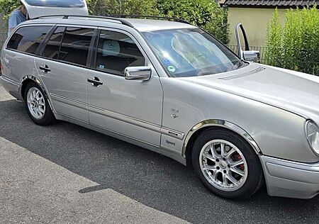 Mercedes-Benz E 240 T Avantgarde
