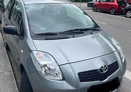Toyota Yaris 5p 1.3 Sol c/CL