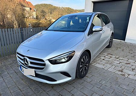 Mercedes-Benz B 180 (247.084)