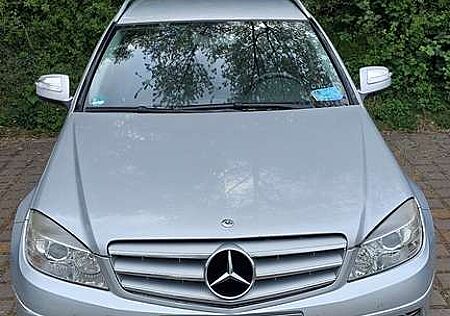 Mercedes-Benz 220 Kombilimusine