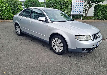 Audi A4 2.0 AHK / Klimaautomatik / TÜV NEU