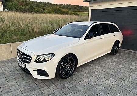 Mercedes-Benz E 220 d T AMG + Ambiente + Assistenten