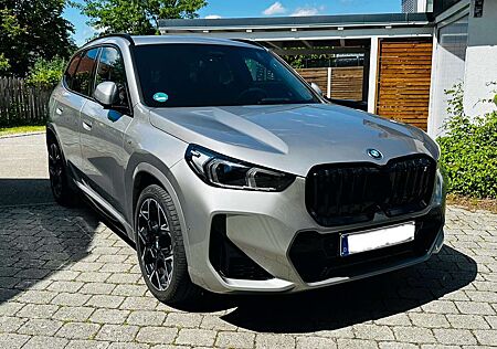 BMW iX1 30 xDrive M Sport / VOLL / 20“35i / DRIVE ASSIST