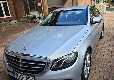 Mercedes-Benz E 200 d 9G-TRONIC AMG Line