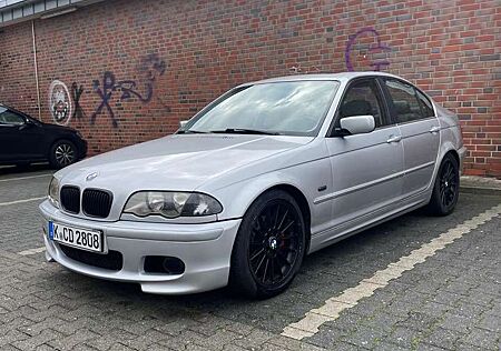 BMW 325i 325