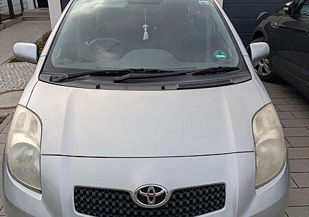 Toyota Yaris 1.3 VVT-i Sol