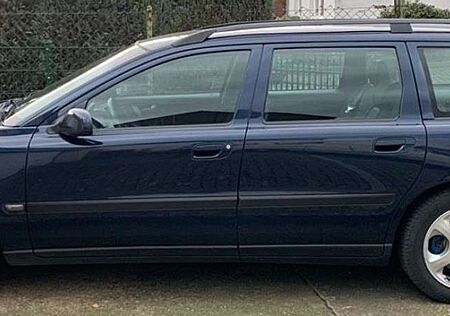 Volvo V70 2.4