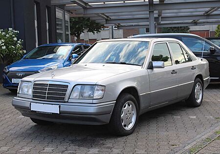Mercedes-Benz E 200 *W124*LIMO*GUTER ZUSTAND*EL-SCHIEBEDACH!