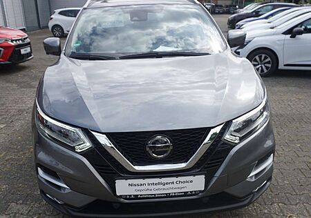 Nissan Qashqai 1.3 DIG-T DCT TEKNA PANO SHZ FSH