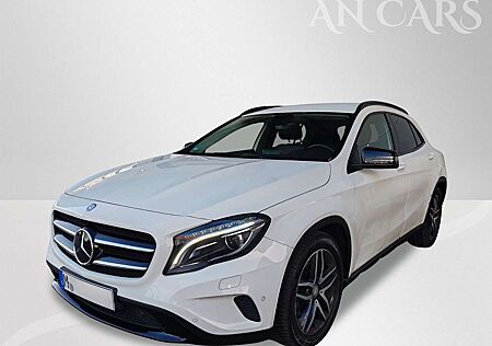 Mercedes-Benz GLA 250 Night Automatik Voll-Leder PDC Kamera SHZ