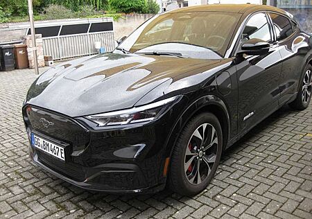 Ford Mustang Mach-E AWD 8fach Wartung neu