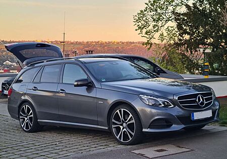 Mercedes-Benz E 220 T BlueTEC 4Matic 7G-TRONIC Avantgarde
