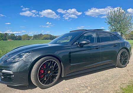 Porsche Panamera GTS Sport Turismo