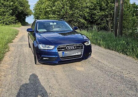 Audi A4 Avant 2.0 TDI DPF clean diesel quattro Attraction