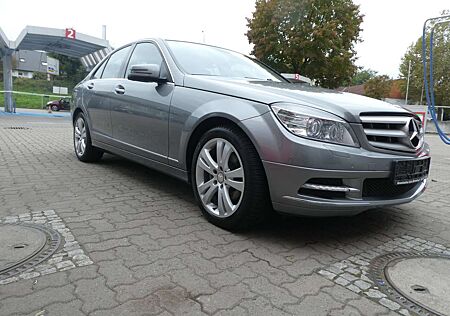 Mercedes-Benz C 300 **TÜV/NEU*Automatic*AHK*8-fach*1.Hand*Navi