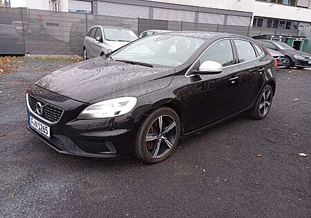 Volvo V40 Momentum R-Design