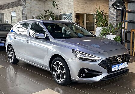Hyundai i30 Trend LED Navi R.Cam SHZ PDC DAB+ Spurassist