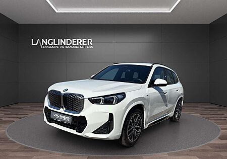 BMW iX1 xDrive30 M Sport NP66089,- HUD WirelessCharg