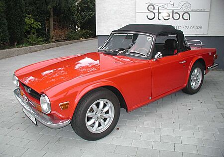 Triumph TR6 "PI" + Hardtop + TÜV Neu