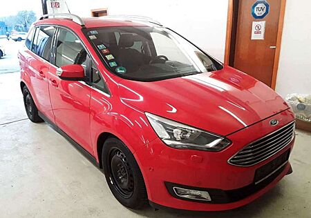 Ford Grand C-Max Titanium 2.0 TDCI 1. Hand