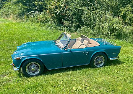 Triumph TR5 PI Overdrive TÜV + Service neu