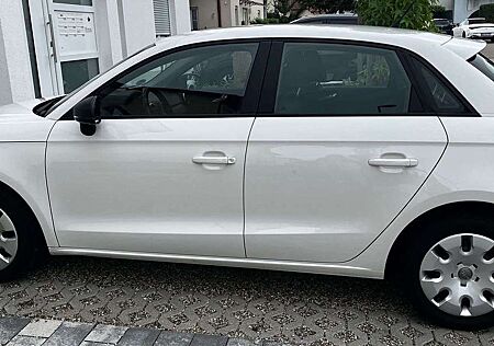 Audi A1 Sportback 1.0 TFSI Ultra, 95 PS, 5-Gang