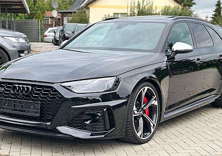 Audi RS4 Avant Quattro Pano*ACC*Matrix*Keramik