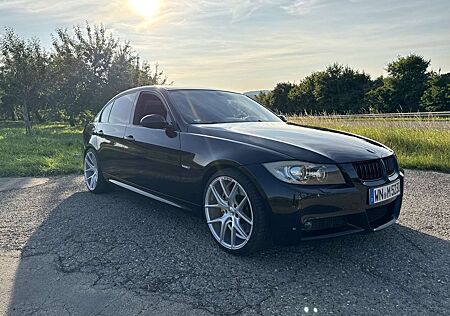 BMW 330i 330 **M-Auspuff*M-Ansaugung*Schalter*Carplay