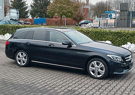 Mercedes-Benz C 220 T BlueTec / d Navi* Panorama* Holz-Optik*