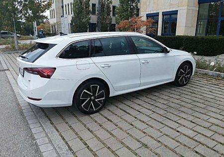 Skoda Octavia Combi 1.4 TSI iV DSG Style - Ohne Mangel!